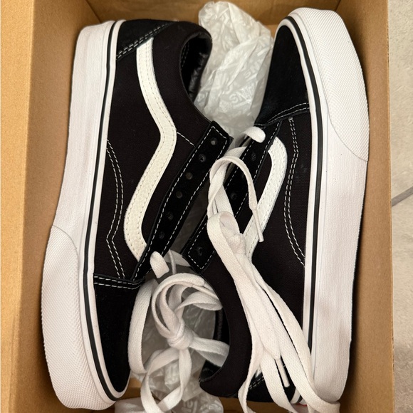 Vans Old Skool - Picture 1 of 5
